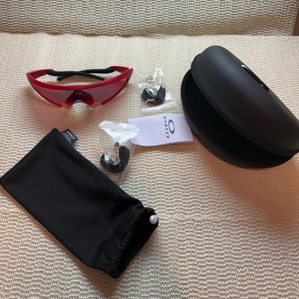Oakley Men’s 009490 -0440 115 2N ELLIPSE Red and Black Sunglasses Set